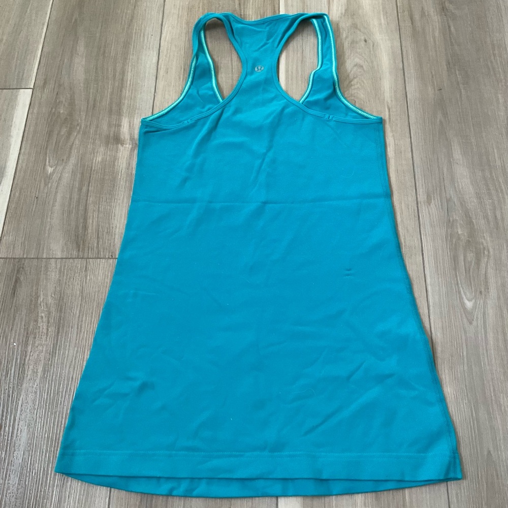Lululemon size 6 blue razorback tank top